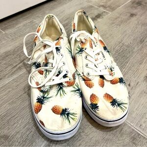 Vans Women’s Low Top Pineapple‎ Print Shoes Size 8
